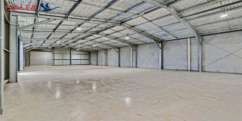 تأثیر مواد اولیه بر کیفیت و عمر سقف‌ها