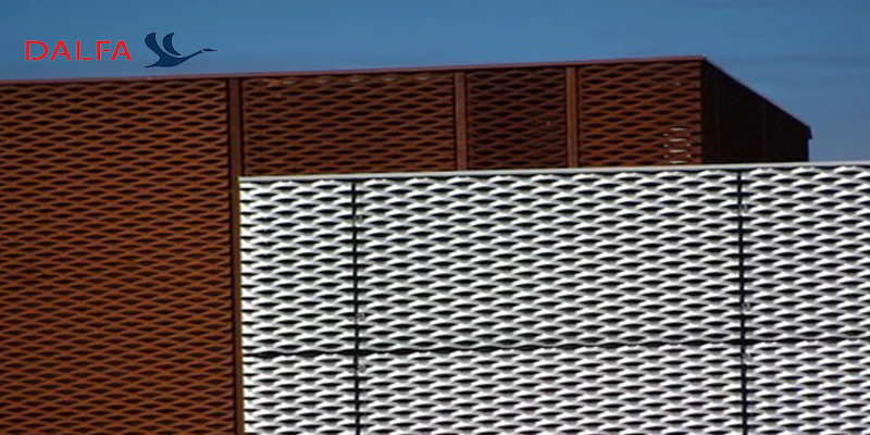 استرچ متال در نمای رستوران و کافی شاپ؛ پیوند زیبایی و کارایی